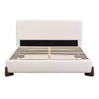 Gestoffeerd bed voor queensize matras met badstof, poten van massief hout en gewatteerd frame, wit